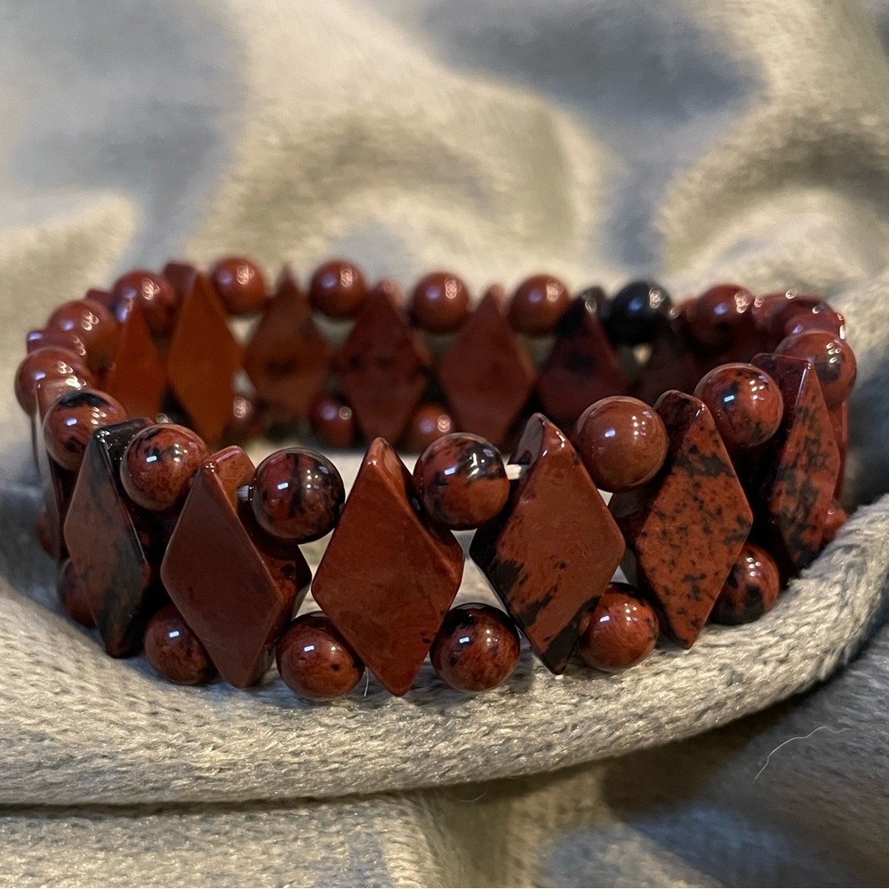 Red Jasper Agate Stone Stretch Healing Bracelet.